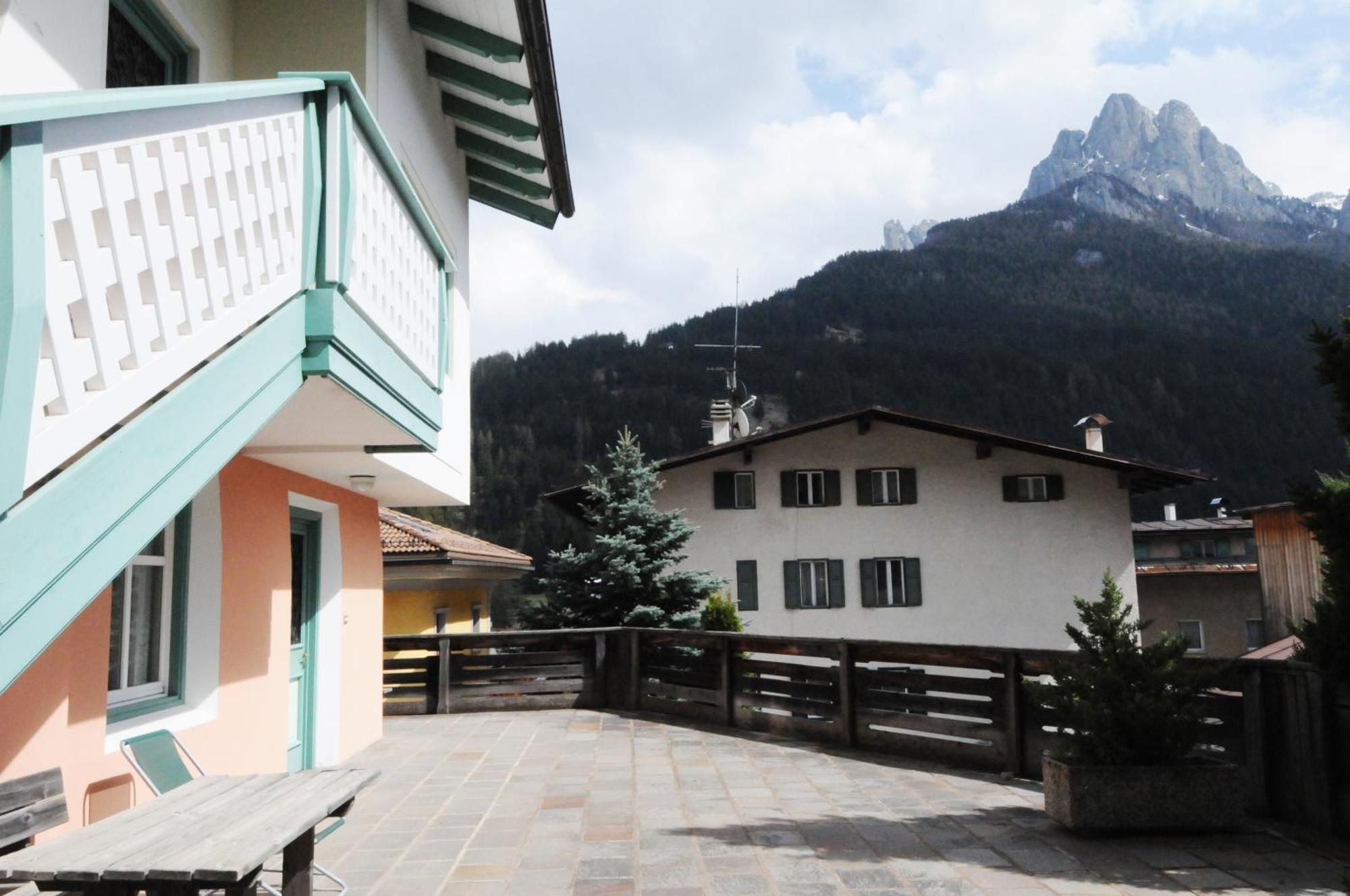 Apartamento Casa Al Mesdì Pozza di Fassa Exterior foto